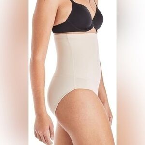 NWT - Maidenform Flexees Women's Shapewear Hi-Waist Brief Firm Control,, Sz M